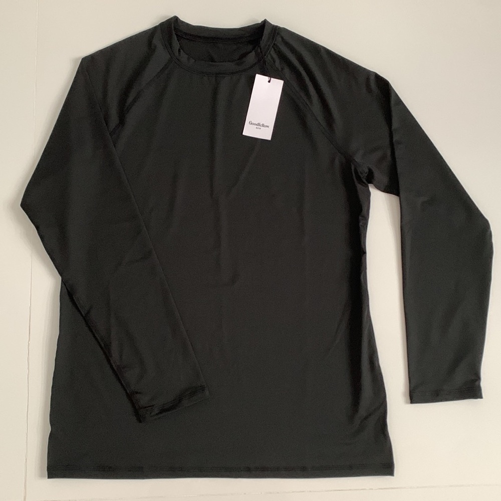 Men’s Slim Fit Long Sleeve Rash Guard Swim Shirt